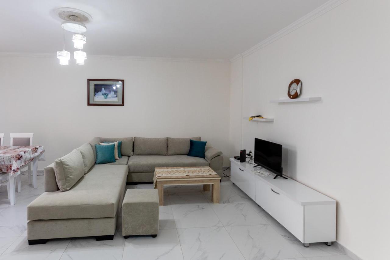 Comfortable Apartment Next To The Beach Durrës Kültér fotó