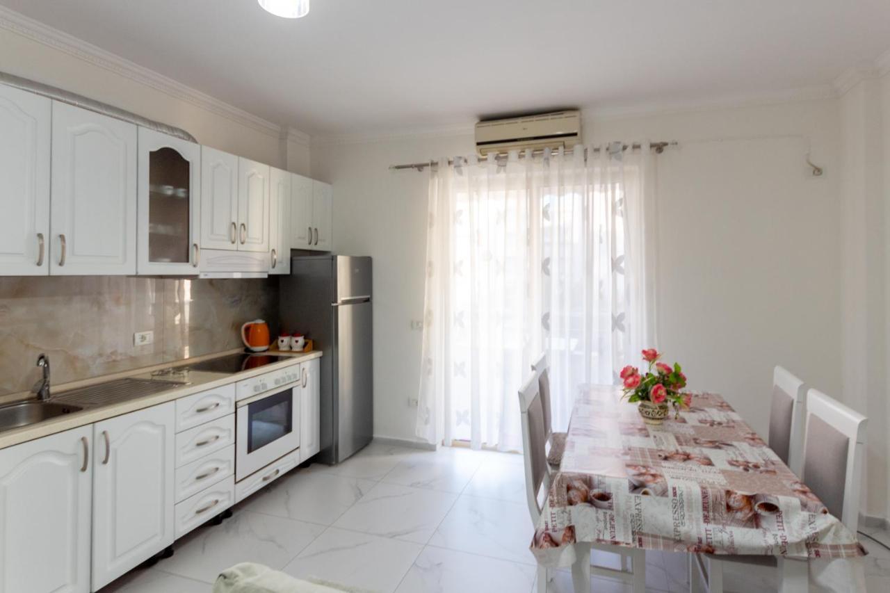 Comfortable Apartment Next To The Beach Durrës Kültér fotó