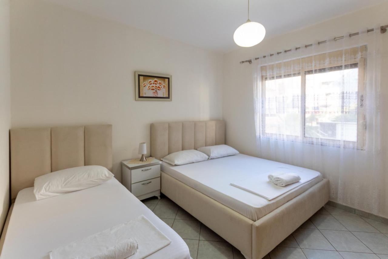 Comfortable Apartment Next To The Beach Durrës Kültér fotó