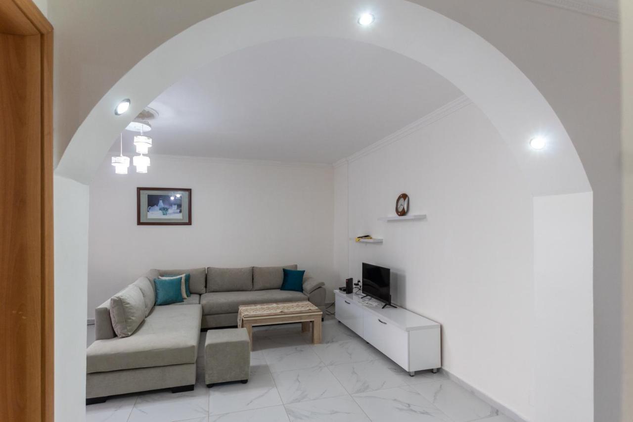Comfortable Apartment Next To The Beach Durrës Kültér fotó
