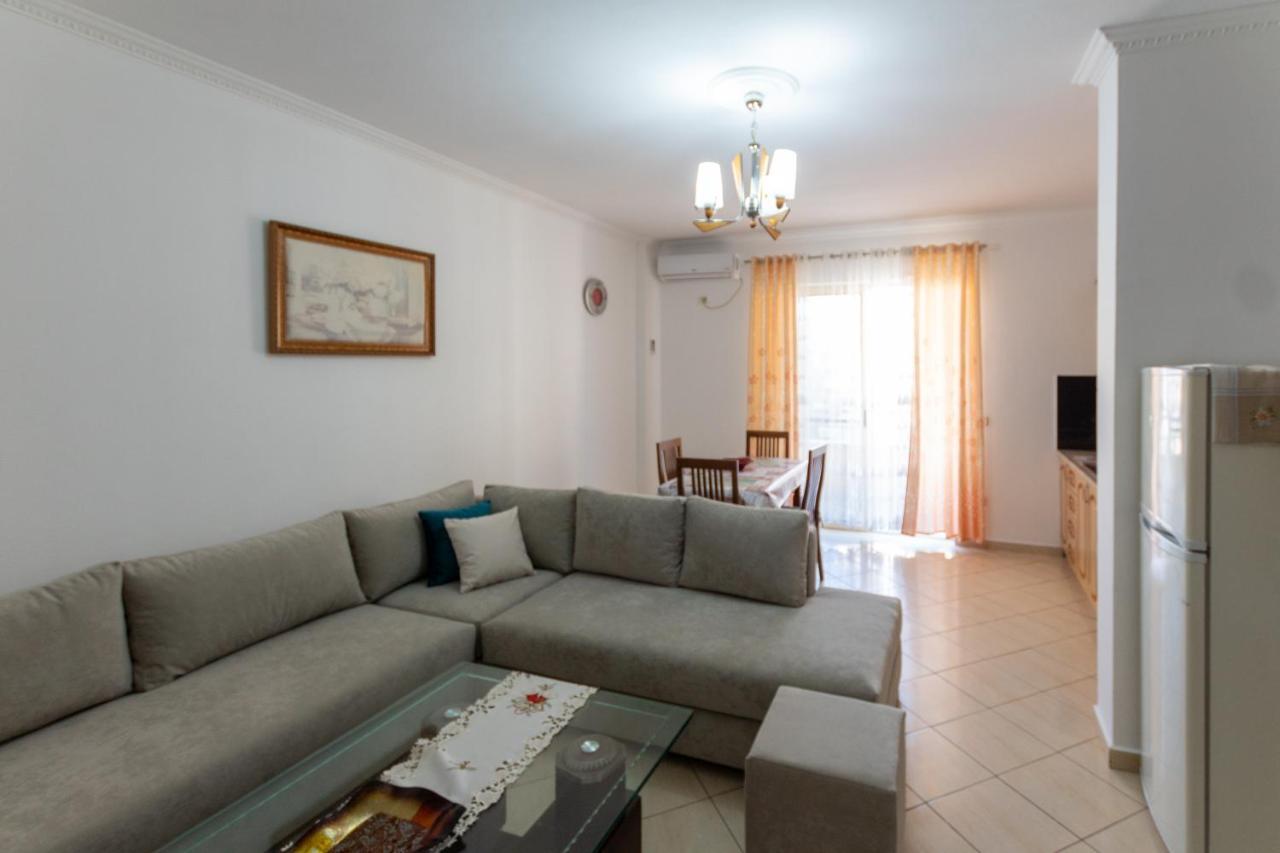 Comfortable Apartment Next To The Beach Durrës Kültér fotó