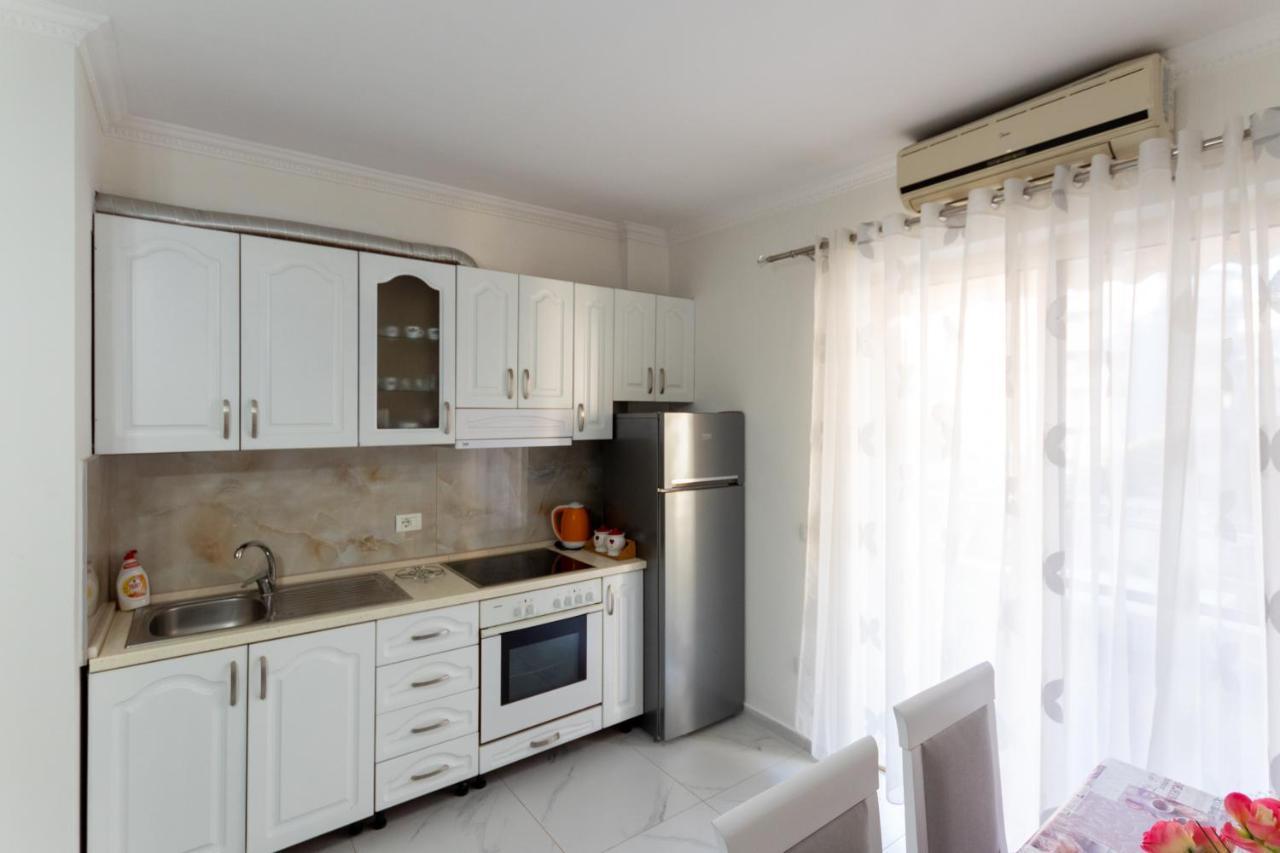 Comfortable Apartment Next To The Beach Durrës Kültér fotó