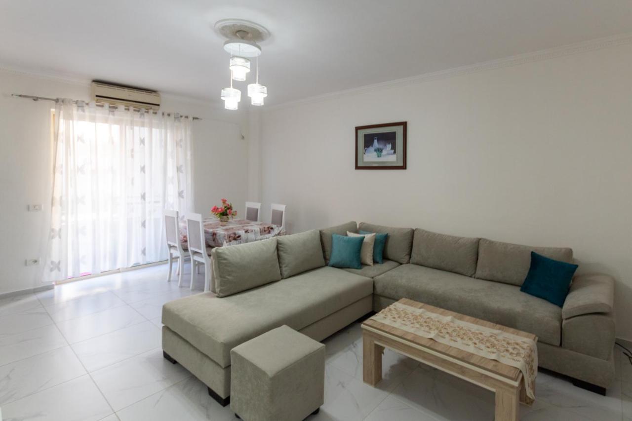 Comfortable Apartment Next To The Beach Durrës Kültér fotó